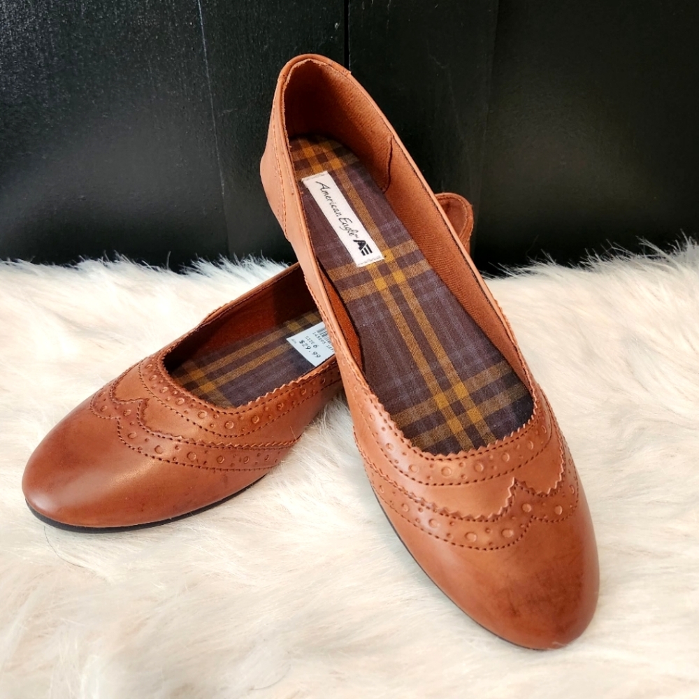 Womens American Eagle Brown Flats with Brogue Details